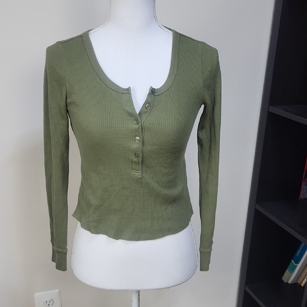 UNIGLO Green Cotton/Poly Long Sleeve  Thermal Henley - DIY Crop